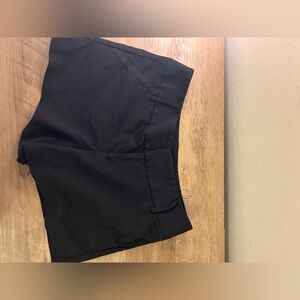 Alice + Olivia Cady Short 
Black 
Size 6